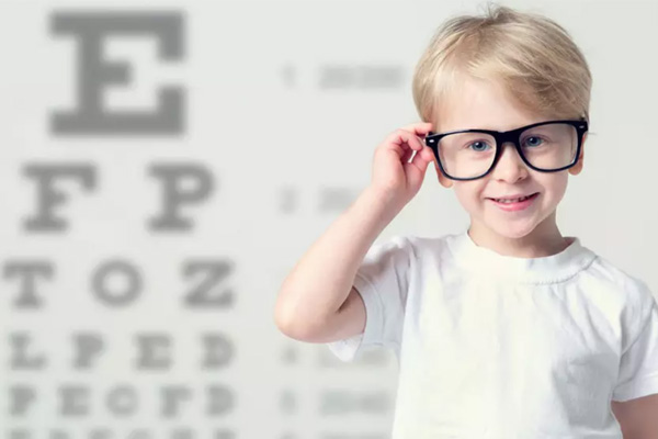 نمره چشم مثبت در کودکان دلایل مختلفی دارد.